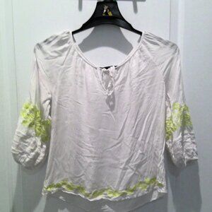 469 Intro Women's 3/4 Sleeve White Blouse with Green Embroidery Detail Size S